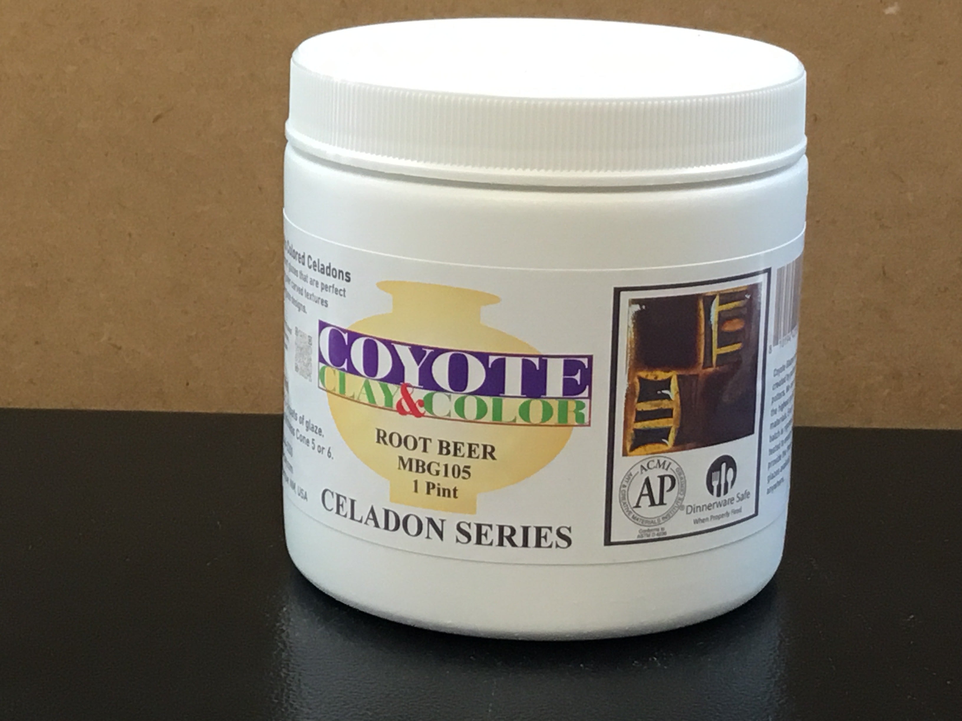 Coyote Root Beer Pint MBG105 Celadon