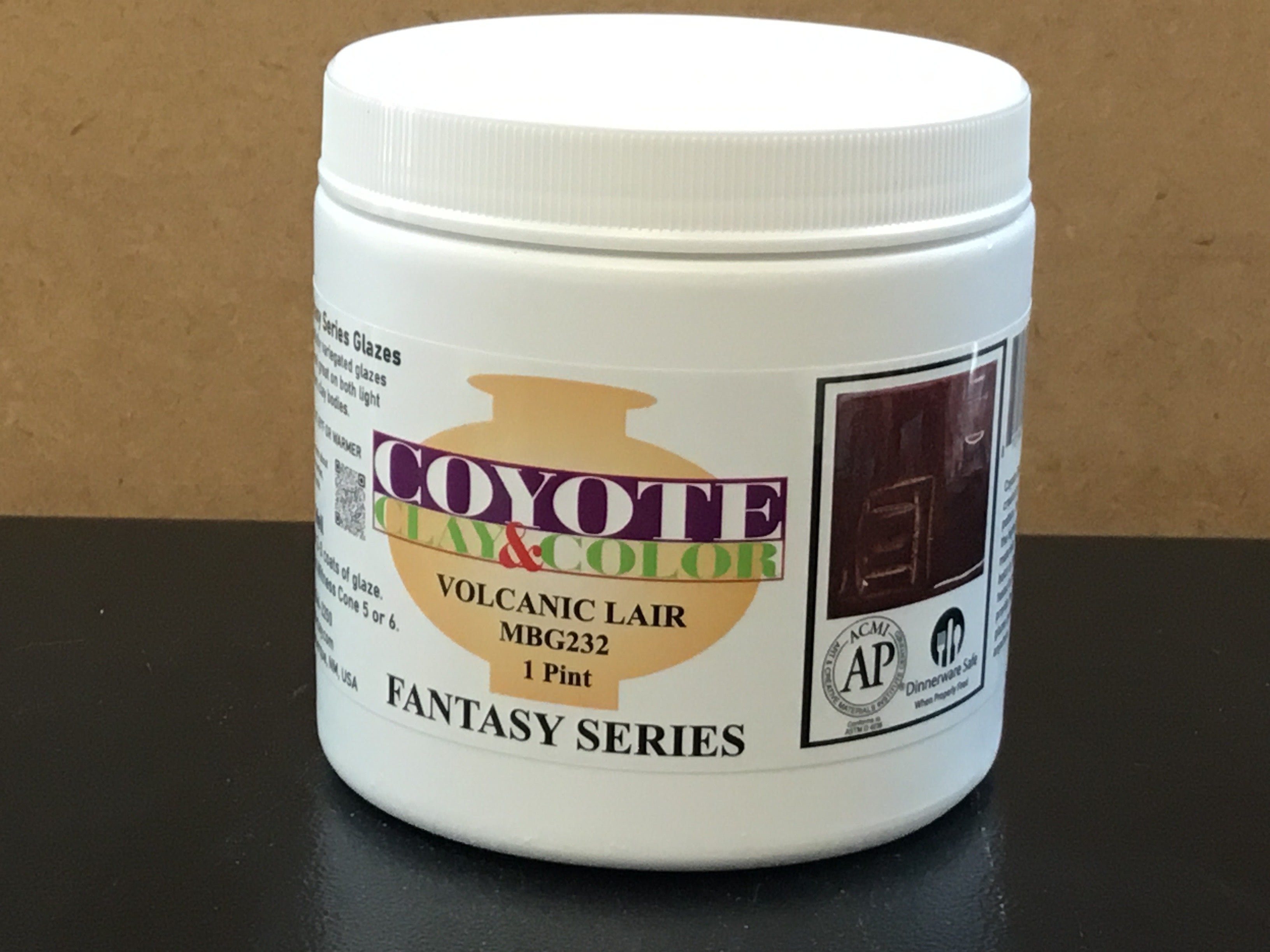 Coyote Volcanic Lair Pint MBG232 Fantasy